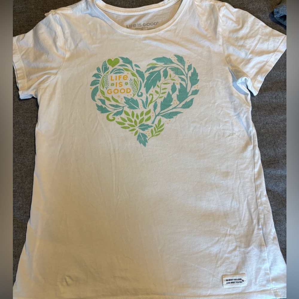Life is good, floral heart T-shirt. Women’s white size small. crusher-literally